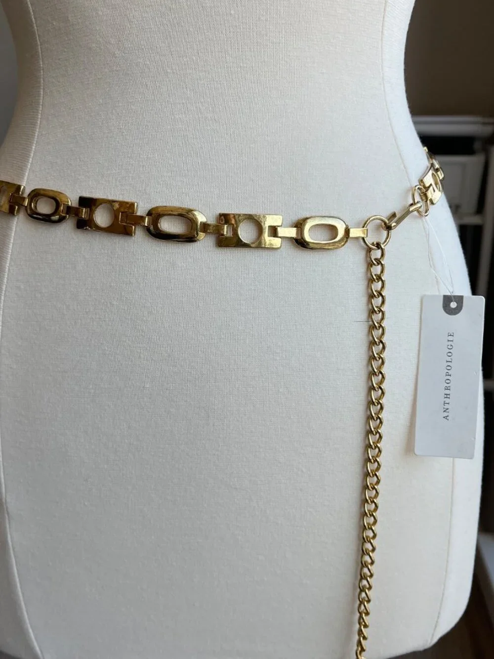 S/M RIXO NWT Novie Chain Belt  498. 275   New with tags, brand new. The mannequi